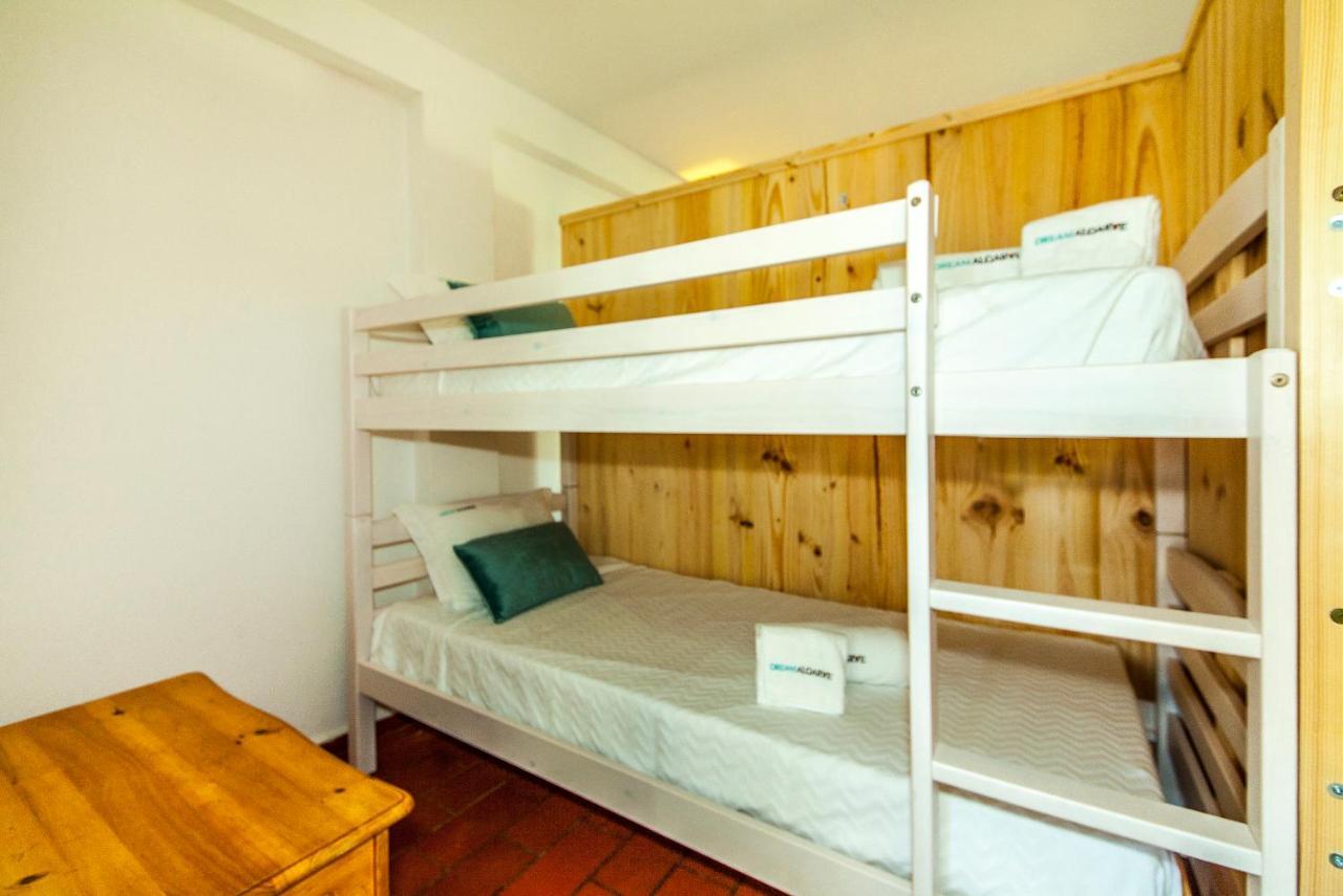 B20 - Sun And Pool Apartment Лагос Екстериор снимка